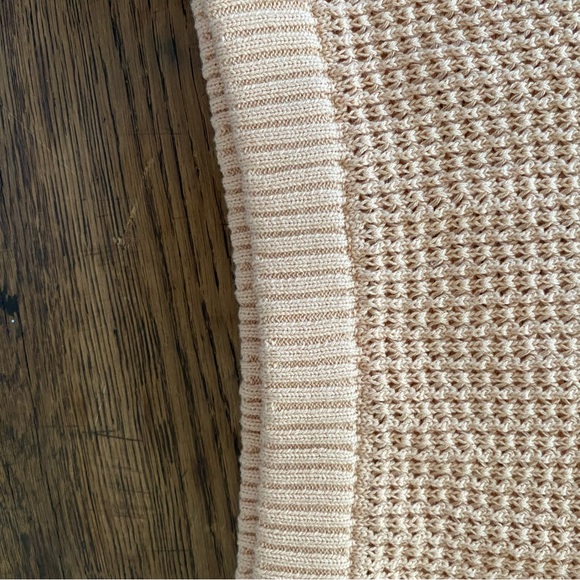 Volcom Cream Waffle Knit top cap sleeved NWT size M - Picture 7 of 8